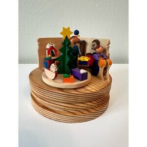 Wind-up Christmas Music Box by Graupner Holzminiaturen in Crottendorf-Erzgebirge